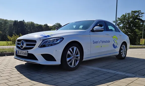 Fahrschulauto von Svens Fahrschule in Heuchelheim